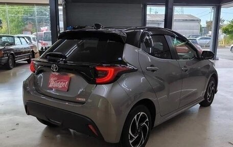 Toyota Yaris, 2021 год, 1 485 000 рублей, 5 фотография