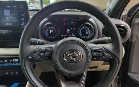 Toyota Yaris, 2021 год, 1 485 000 рублей, 12 фотография