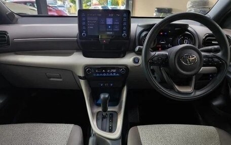 Toyota Yaris, 2021 год, 1 485 000 рублей, 13 фотография