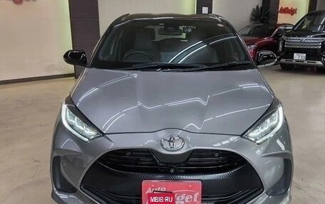 Toyota Yaris, 2021 год, 1 485 000 рублей, 2 фотография
