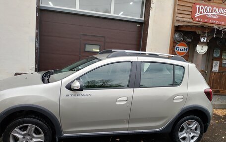 Renault Sandero II рестайлинг, 2021 год, 1 290 000 рублей, 2 фотография