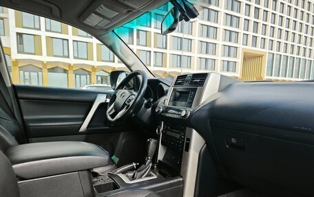 Toyota Land Cruiser Prado 150 рестайлинг 2, 2011 год, 2 600 000 рублей, 6 фотография