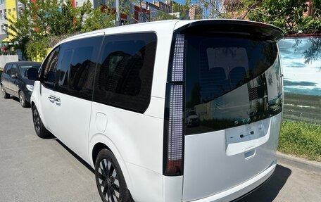 Hyundai Staria, 2024 год, 6 250 000 рублей, 2 фотография