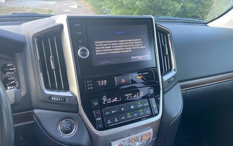 Toyota Land Cruiser 200, 2019 год, 9 000 000 рублей, 6 фотография