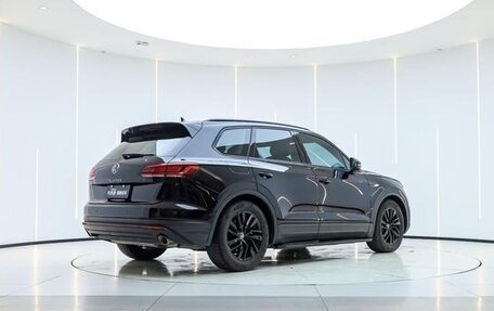 Volkswagen Touareg III, 2022 год, 4 820 000 рублей, 3 фотография