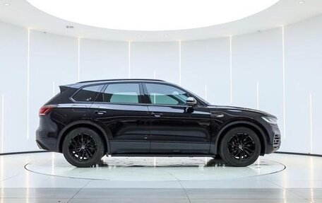 Volkswagen Touareg III, 2022 год, 4 820 000 рублей, 2 фотография
