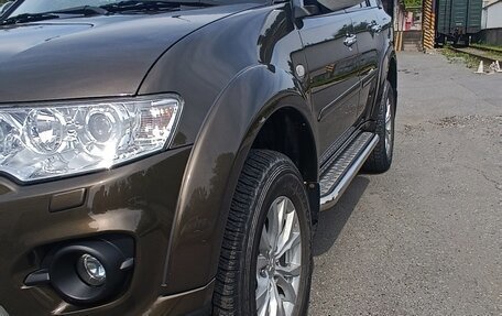 Mitsubishi Pajero Sport II рестайлинг, 2014 год, 2 350 000 рублей, 18 фотография