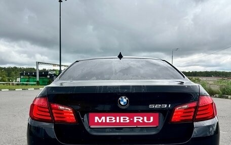 BMW 5 серия, 2011 год, 1 550 000 рублей, 3 фотография