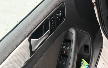 Volkswagen Jetta VI, 2013 год, 1 000 000 рублей, 3 фотография