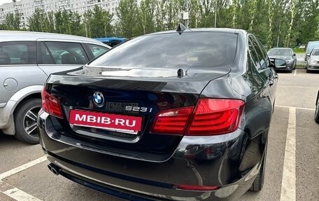 BMW 5 серия, 2011 год, 1 550 000 рублей, 34 фотография