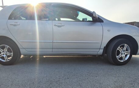 Toyota Corolla, 2004 год, 685 000 рублей, 3 фотография