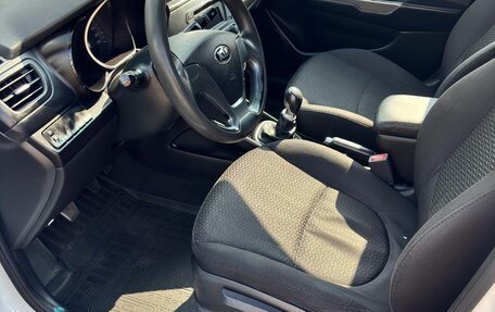 KIA Rio III рестайлинг, 2016 год, 900 000 рублей, 11 фотография