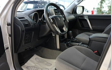 Toyota Land Cruiser Prado 150 рестайлинг 2, 2013 год, 3 700 000 рублей, 11 фотография