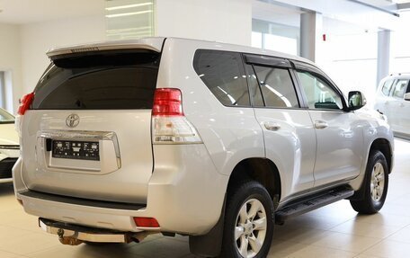 Toyota Land Cruiser Prado 150 рестайлинг 2, 2013 год, 3 700 000 рублей, 5 фотография