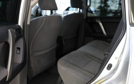 Toyota Land Cruiser Prado 150 рестайлинг 2, 2013 год, 3 700 000 рублей, 15 фотография