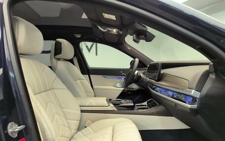 BMW 7 серия, 2025 год, 33 000 000 рублей, 7 фотография