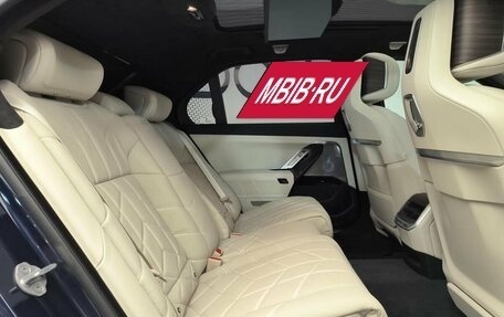 BMW 7 серия, 2025 год, 33 000 000 рублей, 8 фотография