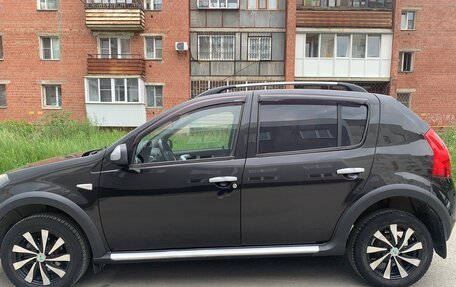 Renault Sandero I, 2011 год, 700 000 рублей, 2 фотография