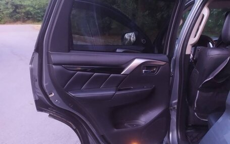 Mitsubishi Pajero Sport III рестайлинг, 2017 год, 3 050 000 рублей, 11 фотография
