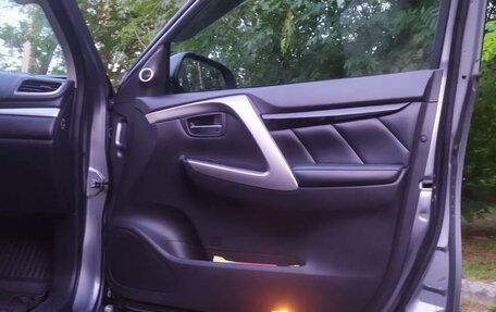 Mitsubishi Pajero Sport III рестайлинг, 2017 год, 3 050 000 рублей, 13 фотография