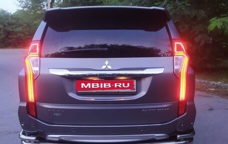 Mitsubishi Pajero Sport III рестайлинг, 2017 год, 3 050 000 рублей, 14 фотография