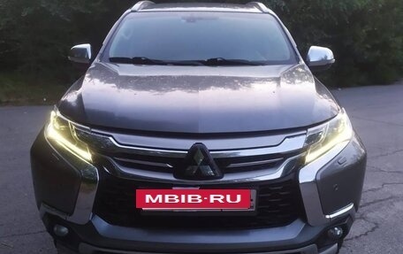 Mitsubishi Pajero Sport III рестайлинг, 2017 год, 3 050 000 рублей, 9 фотография
