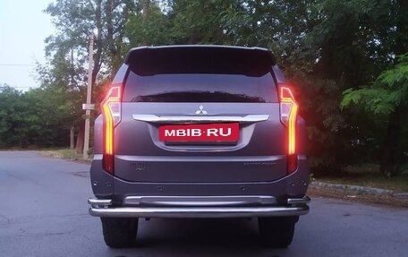 Mitsubishi Pajero Sport III рестайлинг, 2017 год, 3 050 000 рублей, 18 фотография
