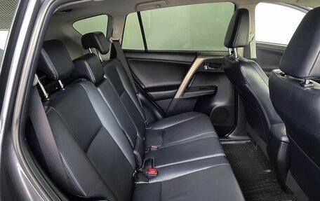 Toyota RAV4, 2015 год, 2 070 000 рублей, 21 фотография