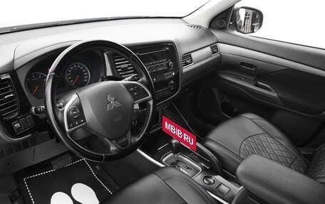 Mitsubishi Outlander III рестайлинг 3, 2018 год, 1 780 999 рублей, 9 фотография