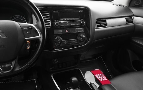 Mitsubishi Outlander III рестайлинг 3, 2018 год, 1 780 999 рублей, 10 фотография