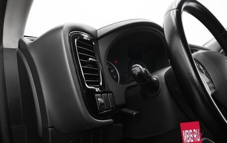 Mitsubishi Outlander III рестайлинг 3, 2018 год, 1 780 999 рублей, 8 фотография