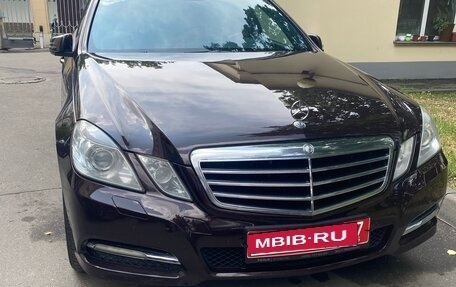Mercedes-Benz E-Класс, 2011 год, 1 300 000 рублей, 1 фотография