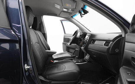 Mitsubishi Outlander III рестайлинг 3, 2018 год, 1 780 999 рублей, 16 фотография