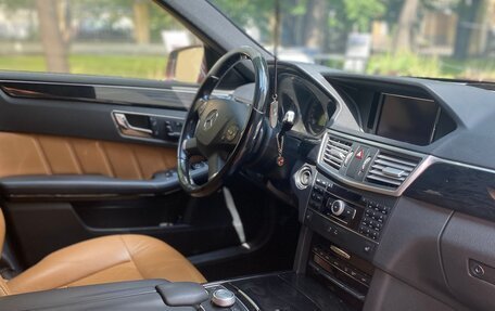 Mercedes-Benz E-Класс, 2011 год, 1 300 000 рублей, 6 фотография