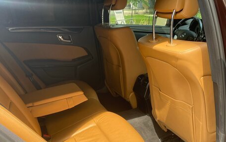 Mercedes-Benz E-Класс, 2011 год, 1 300 000 рублей, 4 фотография