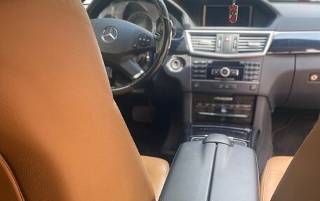 Mercedes-Benz E-Класс, 2011 год, 1 300 000 рублей, 7 фотография