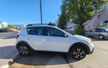 Renault Sandero II рестайлинг, 2019 год, 810 000 рублей, 4 фотография