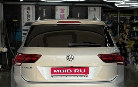 Volkswagen Tiguan II, 2018 год, 2 215 000 рублей, 2 фотография