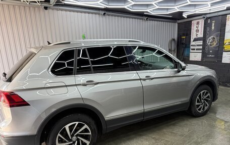 Volkswagen Tiguan II, 2018 год, 2 215 000 рублей, 6 фотография