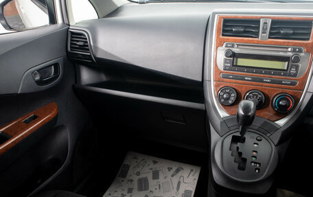 Toyota Ractis II, 2011 год, 899 000 рублей, 19 фотография