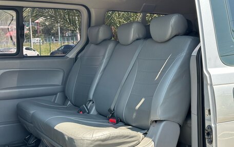 Hyundai H-1 II рестайлинг, 2016 год, 2 100 000 рублей, 12 фотография
