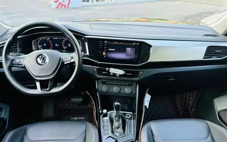 Volkswagen Touareg III, 2022 год, 4 215 000 рублей, 2 фотография
