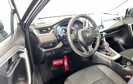 Toyota RAV4, 2023 год, 3 700 000 рублей, 8 фотография