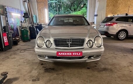 Mercedes-Benz CLK-Класс, 2001 год, 485 000 рублей, 1 фотография