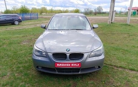 BMW 5 серия, 2004 год, 750 000 рублей, 1 фотография