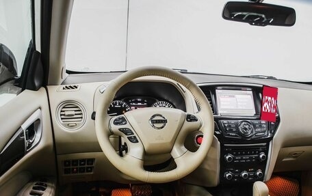 Nissan Pathfinder, 2015 год, 1 670 000 рублей, 14 фотография