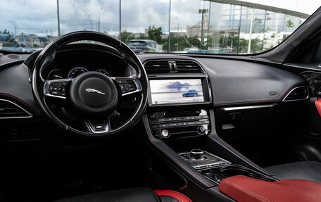 Jaguar F-Pace, 2017 год, 3 369 000 рублей, 12 фотография