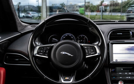 Jaguar F-Pace, 2017 год, 3 369 000 рублей, 13 фотография