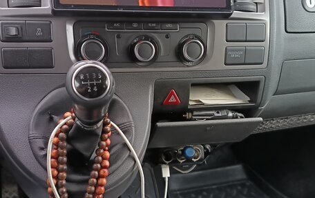 Volkswagen Caravelle T5, 2015 год, 3 100 000 рублей, 5 фотография