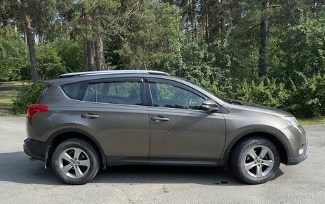 Toyota RAV4, 2015 год, 1 790 000 рублей, 2 фотография